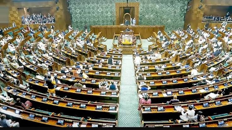 संसद में हंगामा जारी, लोकसभा 12 बजे तक स्थगित; राज्यसभा में कार्यवाही जारी